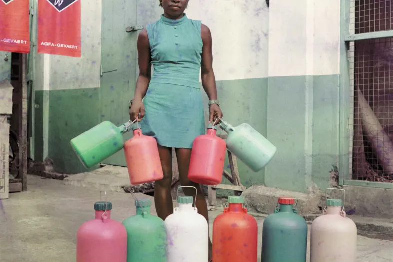 9 James Barnor (Ghana, b. 1929). A shop assistant at Sick-Hagemeyer Accra, 1971 (printed 2010–20). Chromogenic print. Galerie Clémentine de la Féronnière, Paris. © James Barnor, courtesy Galerie Clémentine de la Féronnière, Paris.