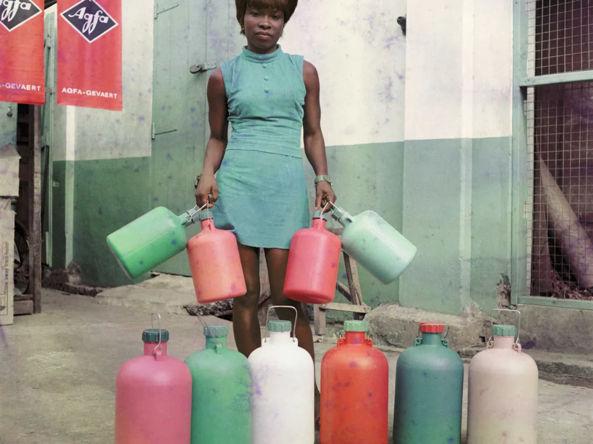 9 James Barnor (Ghana, b. 1929). A shop assistant at Sick-Hagemeyer Accra, 1971 (printed 2010–20). Chromogenic print. Galerie Clémentine de la Féronnière, Paris. © James Barnor, courtesy Galerie Clémentine de la Féronnière, Paris.